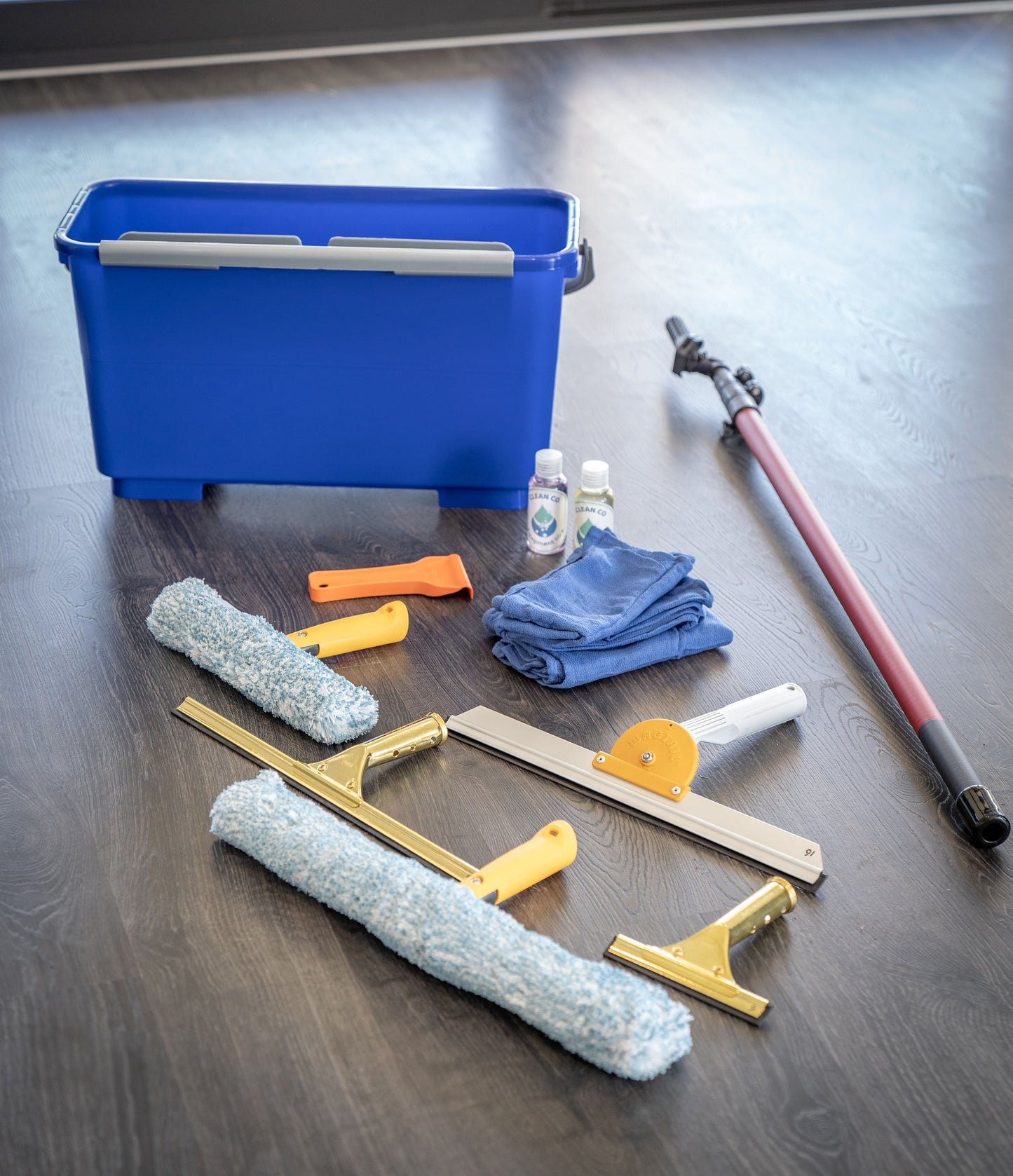 HIRE PROFESSIONAL WINDOW CLEANING KIT - Traditional